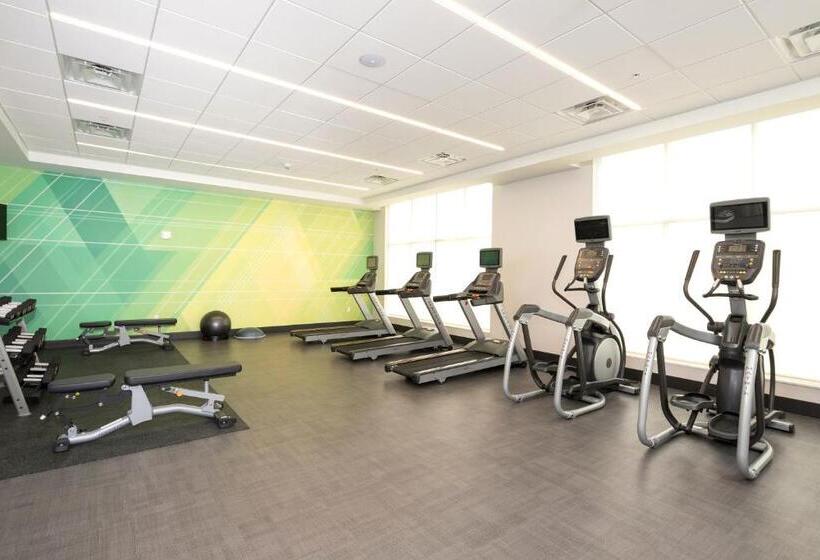 בית מלון כפרי Holiday Inn & Suites Detroit   Troy, An Ihg