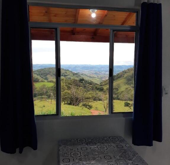 ペンション Recanto Em Cores   Chalé Com Uma Linda Vista Para As Montanhas