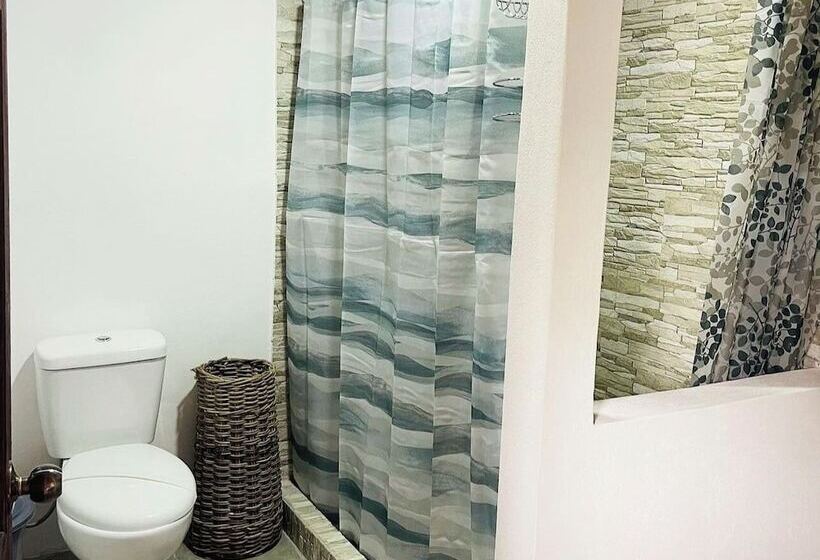 ベッドアンドブレックファースト Gufo Rooms , Apartahotel , La Fortuna Volcan Arenal