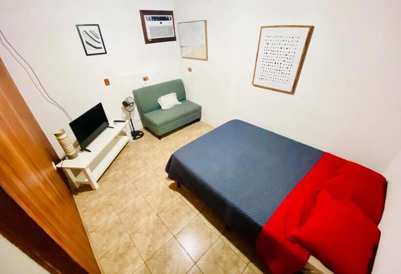 ベッドアンドブレックファースト Gufo Rooms , Apartahotel , La Fortuna Volcan Arenal