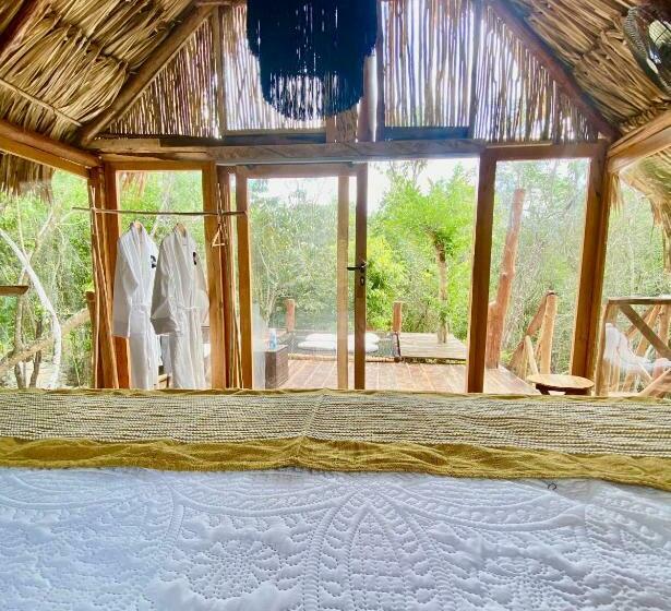 Hotelli Nuscaa Boutique Tree House & Spa