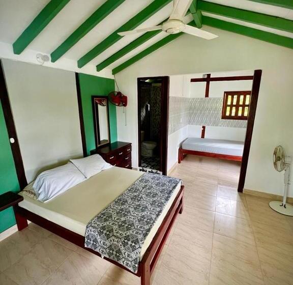 پانسیون Hostal Portal Del Sol