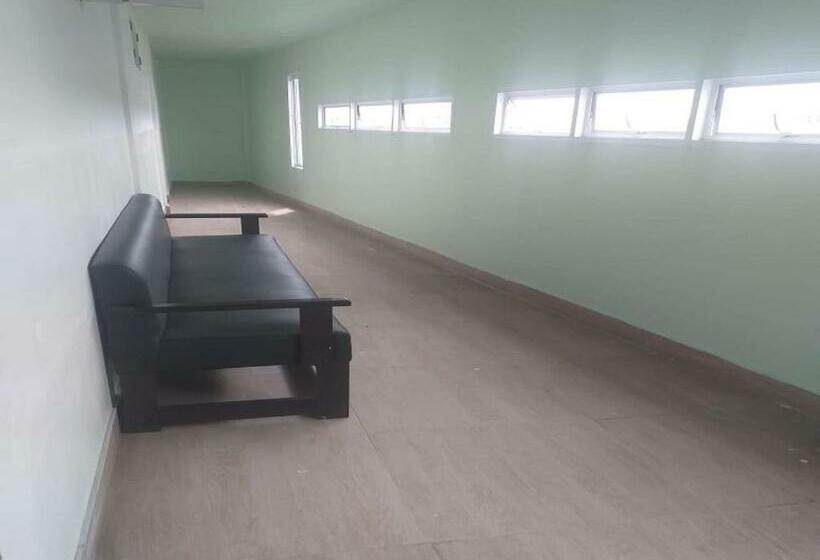 בית מלון כפרי Penginapan Anak Raja  Sampit Syariah