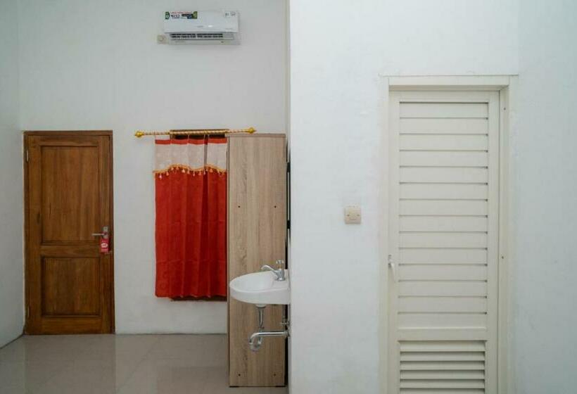 ホテル Reddoorz Near Rs Mitra Keluarga Waru