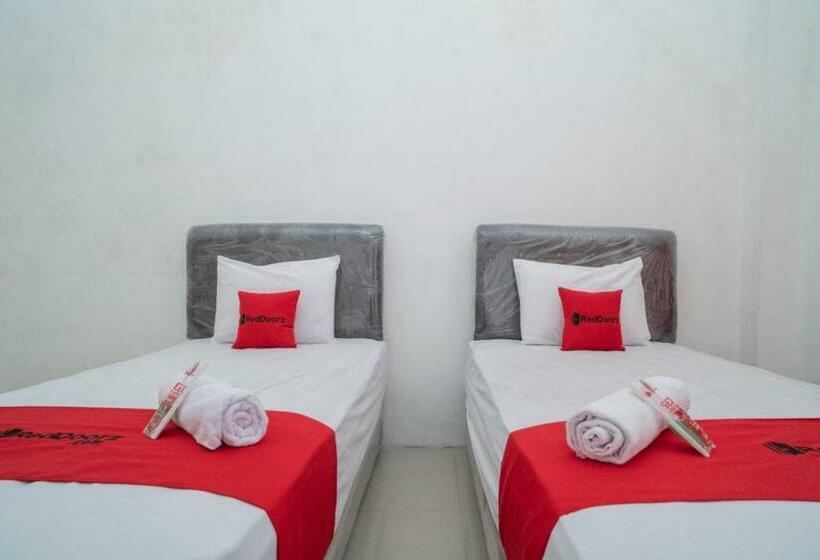 ホテル Reddoorz Near Rs Mitra Keluarga Waru