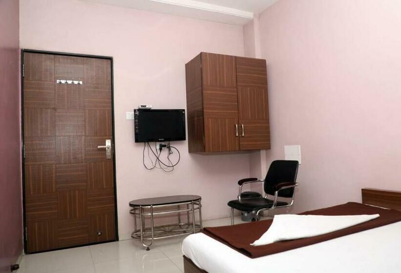 Отель Sanket Regency, Miraj