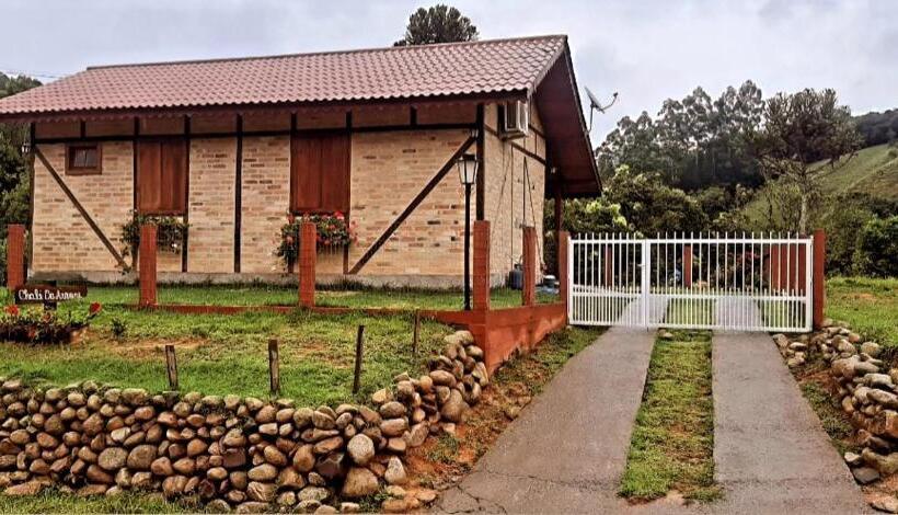 Пансион Caminhos Da Serra Do Tabuleiro   Chalé Das árvores