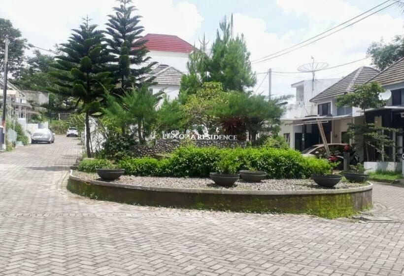 Пансион Villa Fid Bandungan