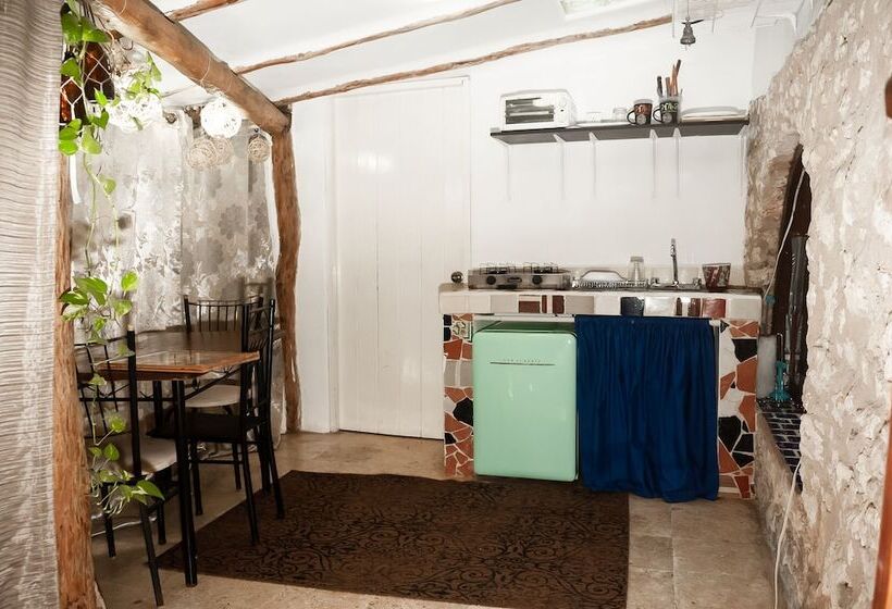 تختخواب و صبحانه Hippie Villa Cancun