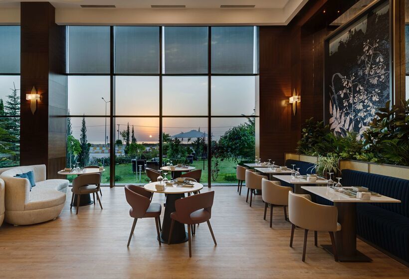 Doubletree By Hilton Hotel Van
