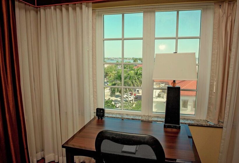 בית מלון כפרי Hampton Inn & Suites Bradenton Downtown Historic District