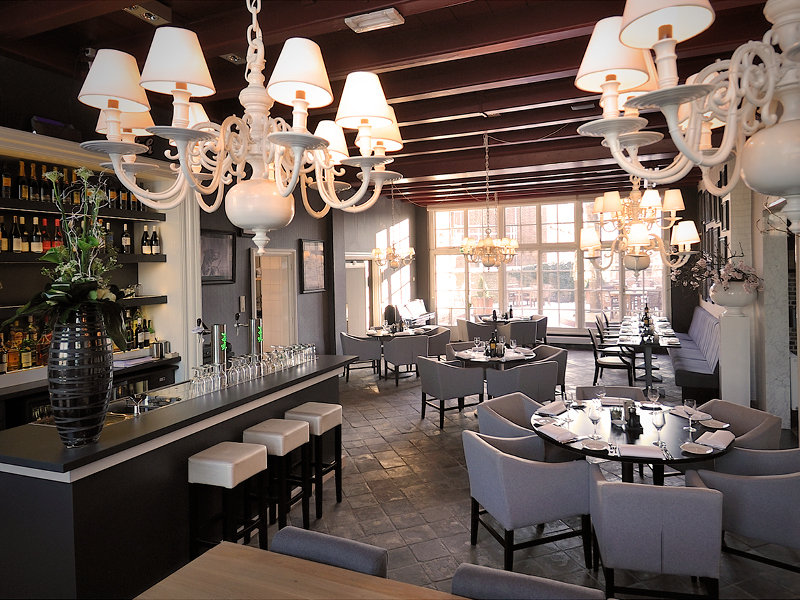 فندق Het Raedthuys Restaurant & Suites