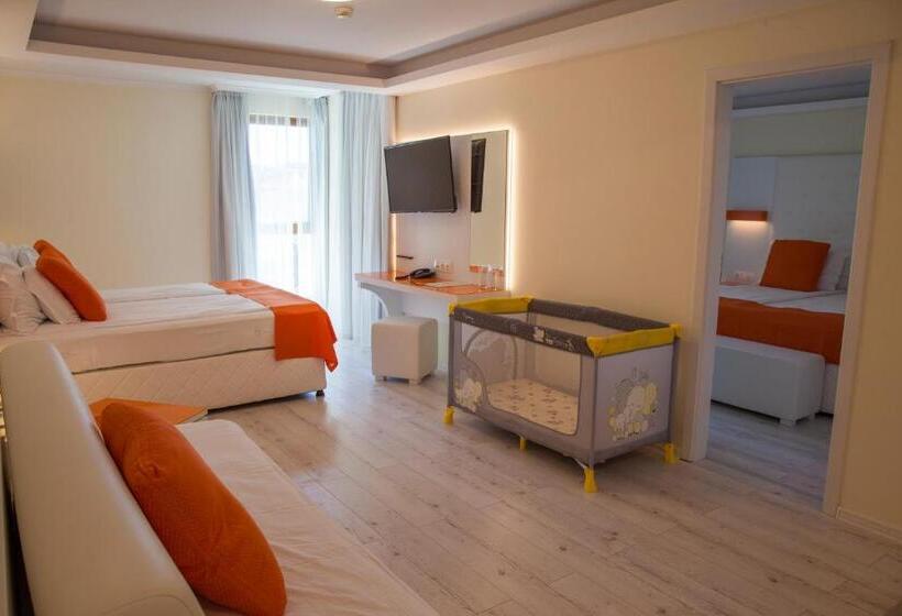 هتل Perla Beach Luxury   All Inclusive & Free Beach Access