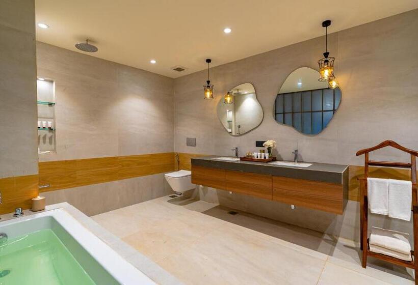 هتل Riva Beach Resort