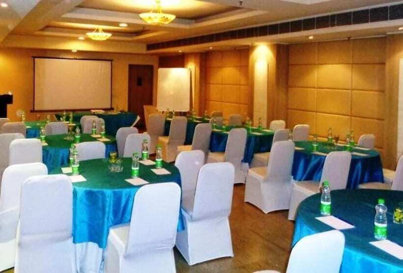 酒店 Sarovar Portico Naraina,