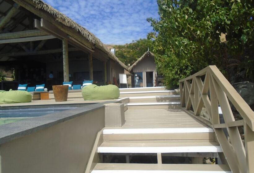 هتل Tadrai Island Resort