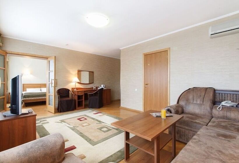 בית מלון כפרי Ural