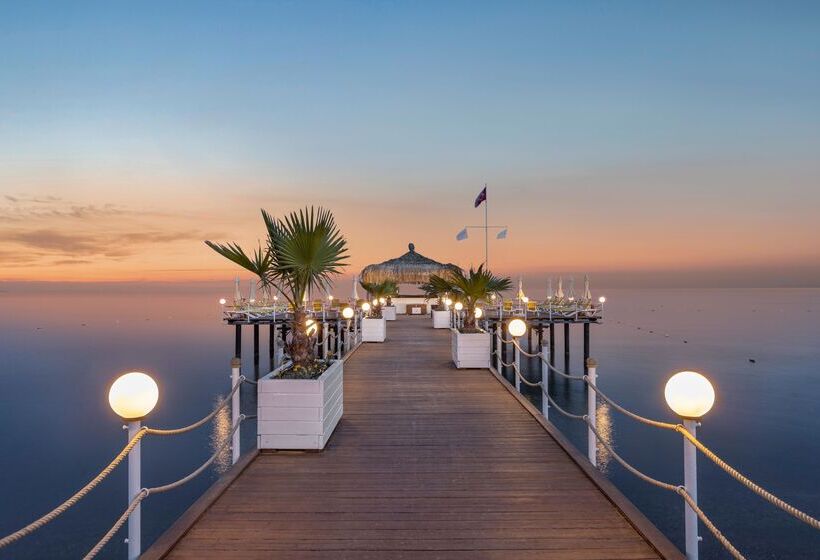 استراحتگاه Wyndham Garden Lara