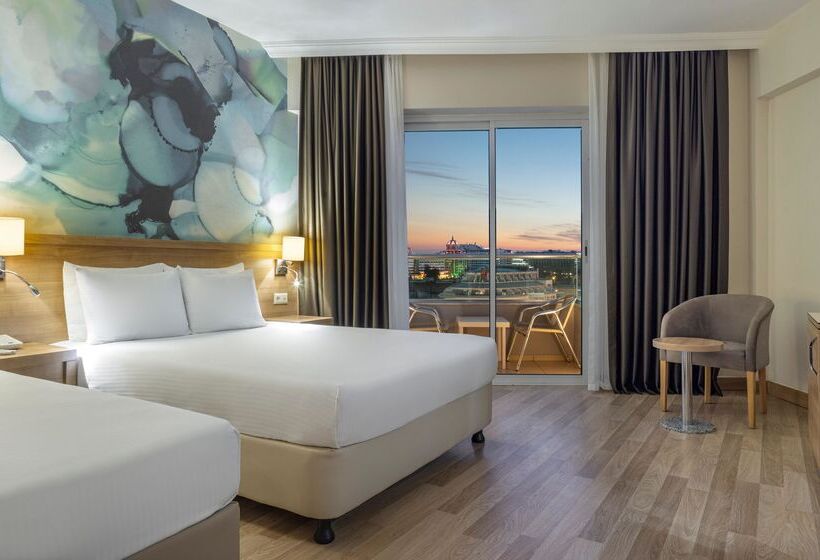 استراحتگاه Wyndham Garden Lara