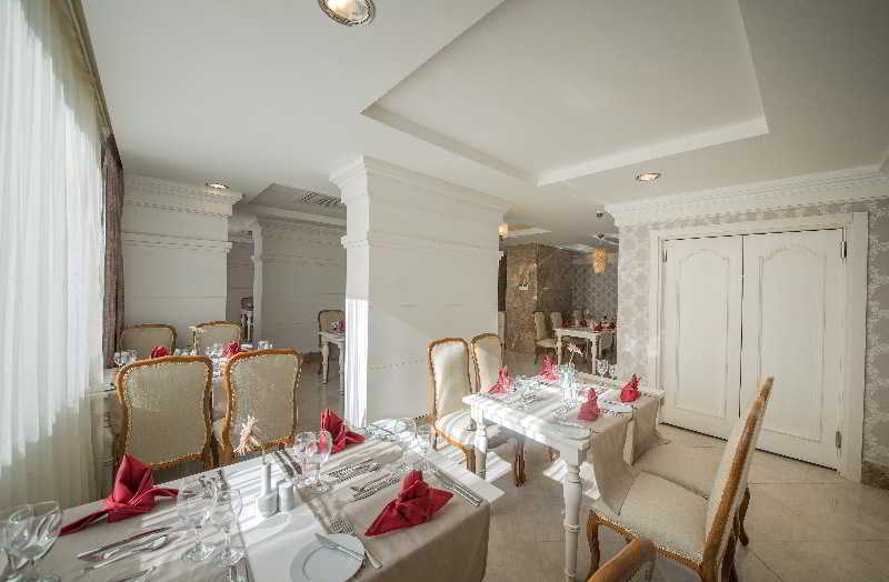 استراحتگاه Wyndham Garden Lara