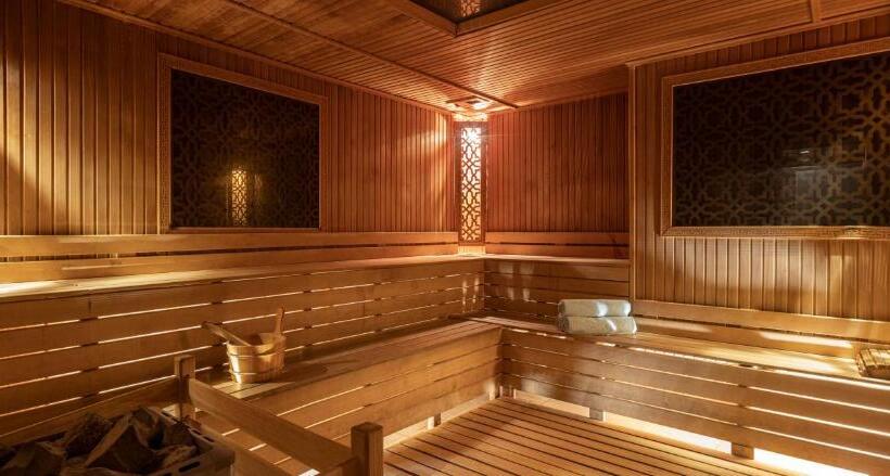 استراحتگاه Wyndham Garden Lara