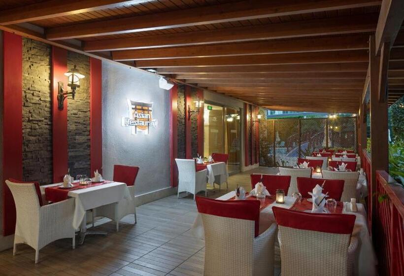 استراحتگاه Wyndham Garden Lara