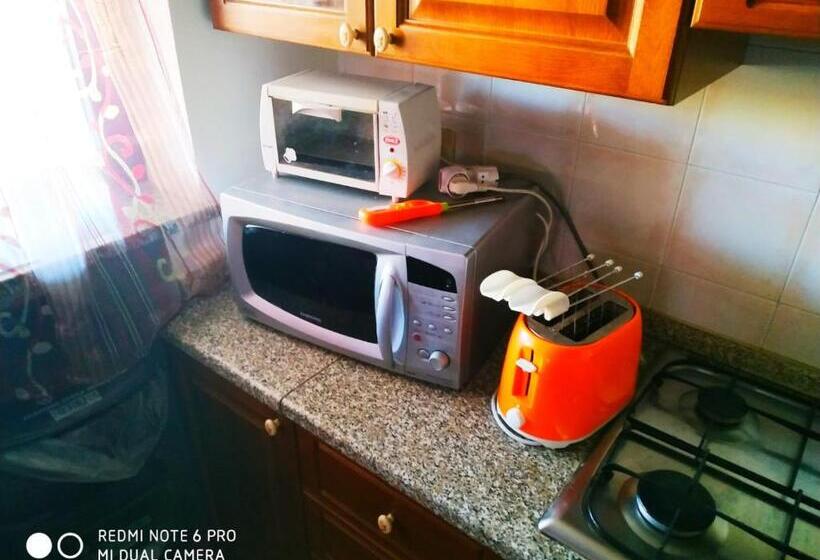 تختخواب و صبحانه Garden Relais