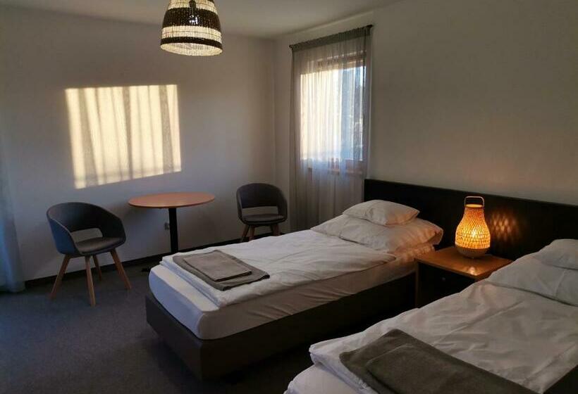 مبيت وإفطار Jonathan Bed&pizza