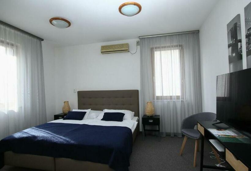 ベッドアンドブレックファースト Jonathan Bed&pizza