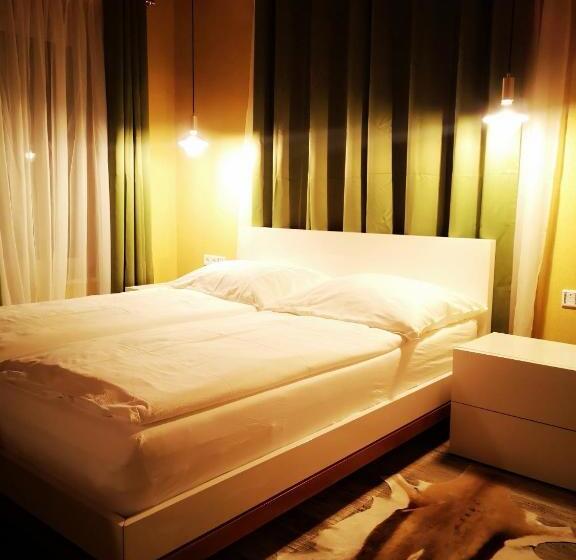 Aparthotel Goldener Hahn Apartments