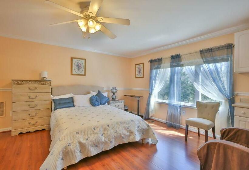 住宿加早餐  Purcellville Home