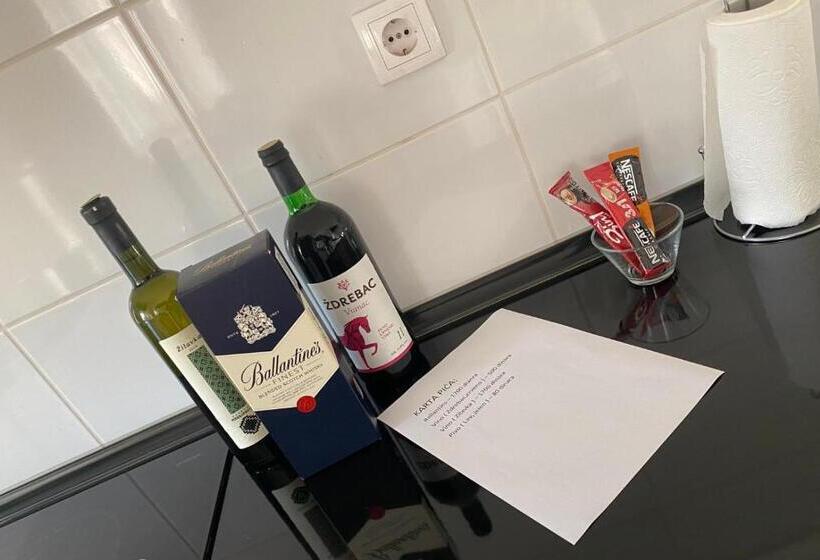 پانسیون Apartmani Petra