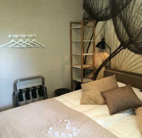 ベッドアンドブレックファースト Marie Jean Chambre D Hotes & Gite