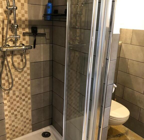ベッドアンドブレックファースト Marie Jean Chambre D Hotes & Gite