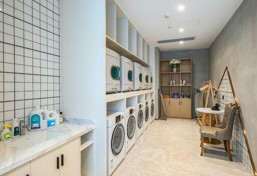 Atour Hotel Wuhan International Plaza Tongji Medical College Of Hust