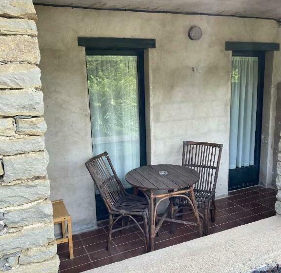 بنسيون Hostatgeria I Restaurant Coll De Condreu