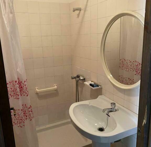 بنسيون Hostatgeria I Restaurant Coll De Condreu