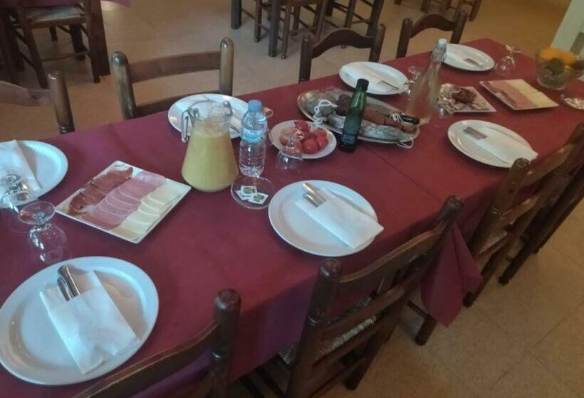 بنسيون Hostatgeria I Restaurant Coll De Condreu