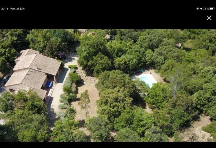 پانسیون Villa Bleucassis