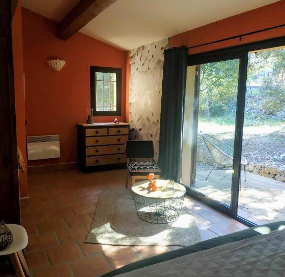 پانسیون Villa Bleucassis