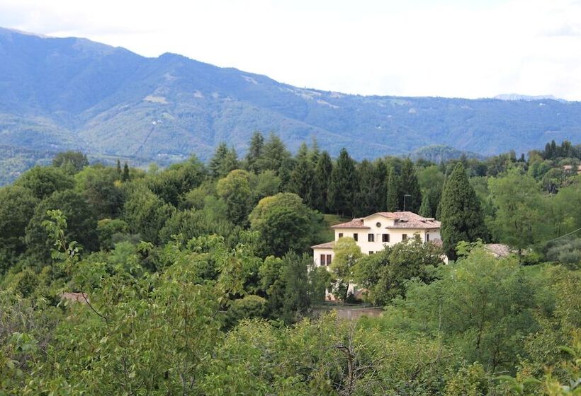 تختخواب و صبحانه Villa Flangini
