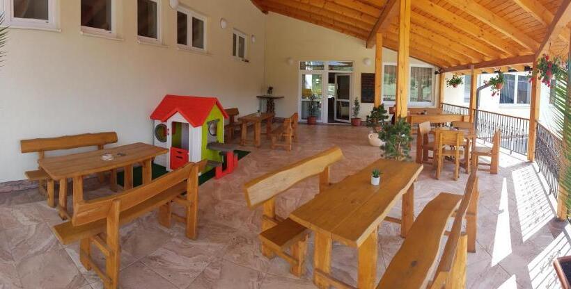 بنسيون Agrohotel Tri Brezy