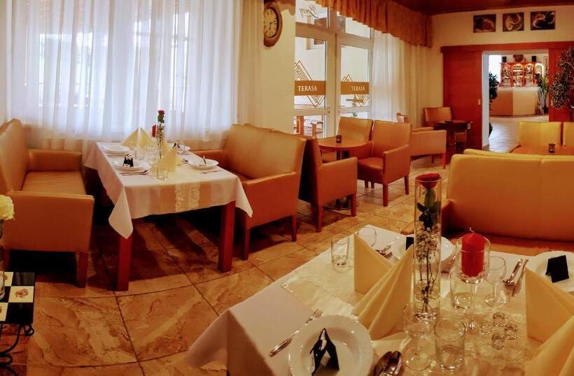 بنسيون Agrohotel Tri Brezy