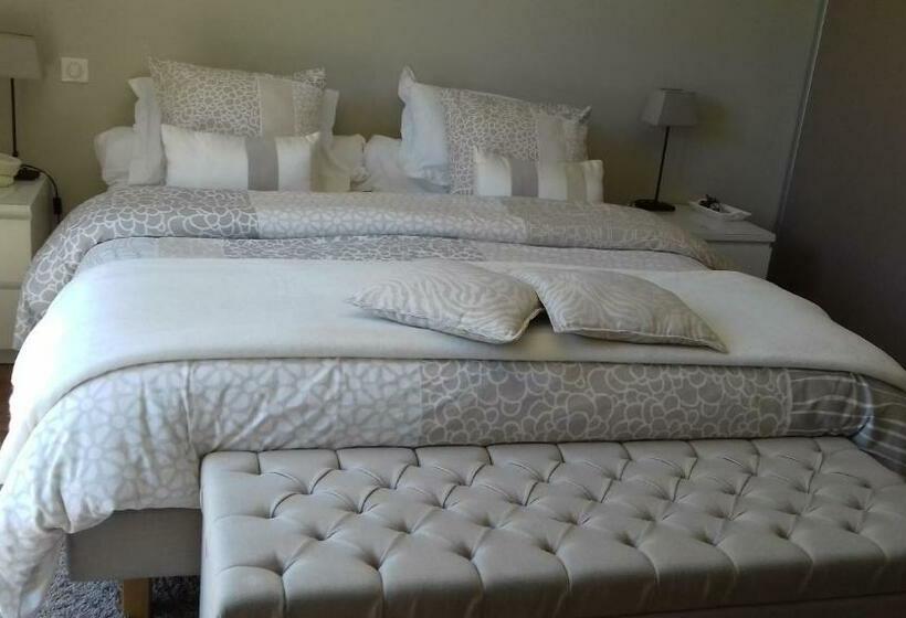 تختخواب و صبحانه La Mathilde