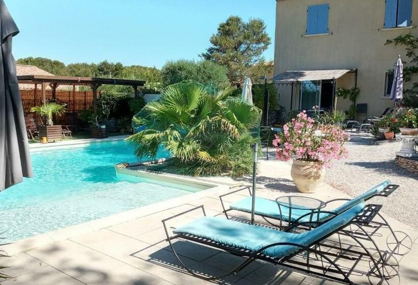 تختخواب و صبحانه Les Coronilles