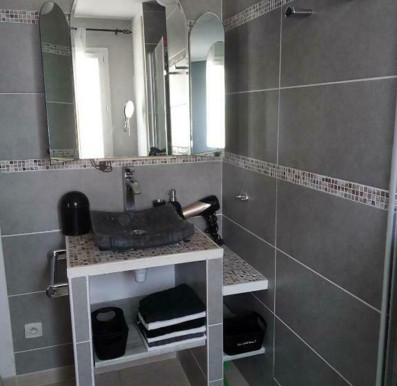 تختخواب و صبحانه Les Coronilles