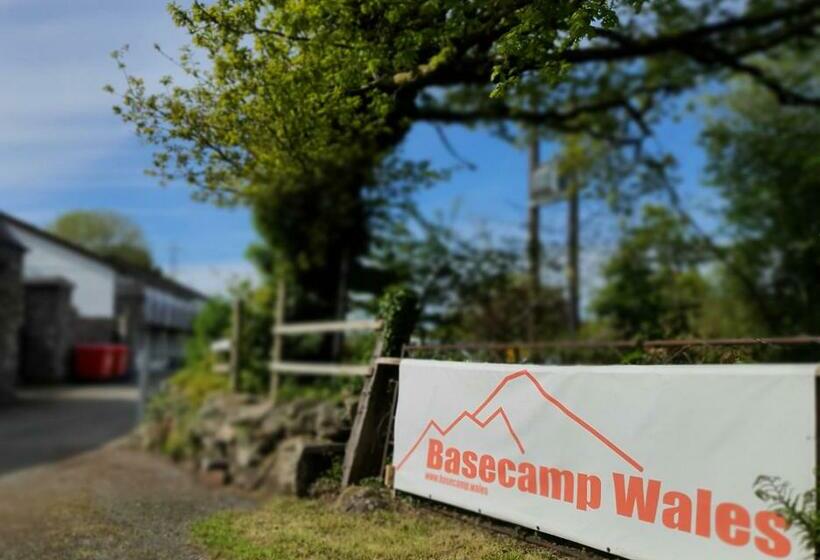 فندق صغير Basecamp Wales