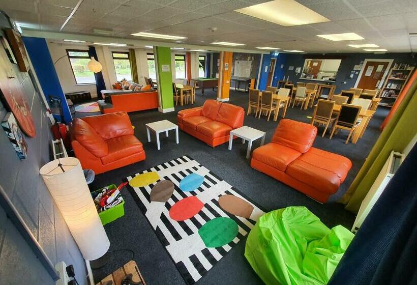 فندق صغير Basecamp Wales