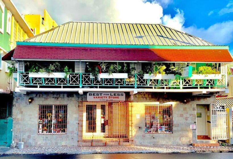 هاستل Seaview Inn