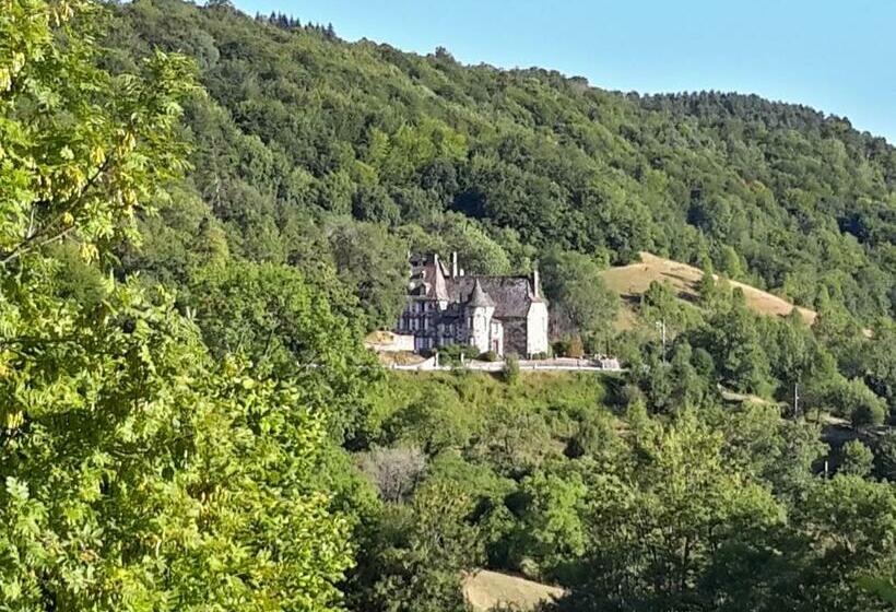 민박 Chateau De Courbelimagne, Raulhac